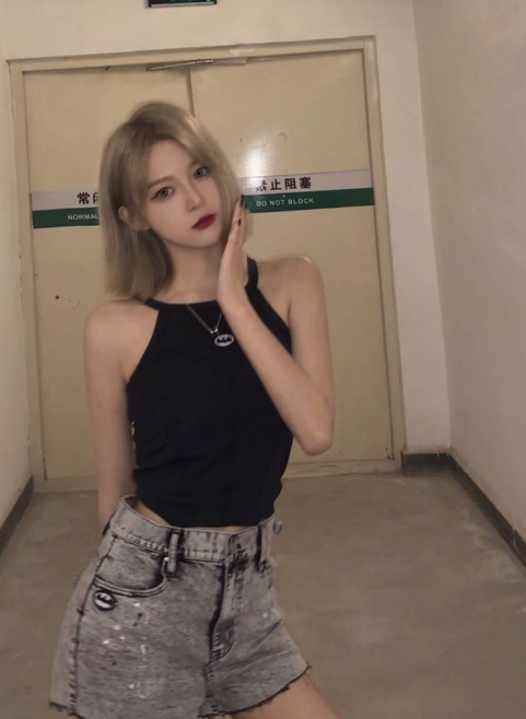 杭州疯狂抽插jk制服小妹 无情输出b水喷泉